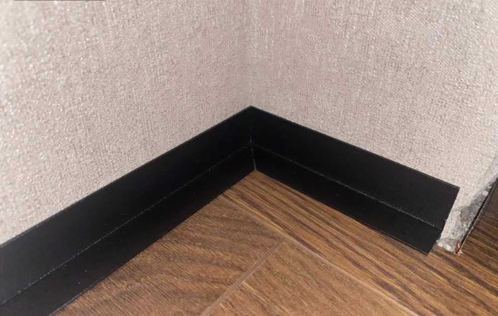 Микроплинтус MSAPL 02.2700.15 Анод черный